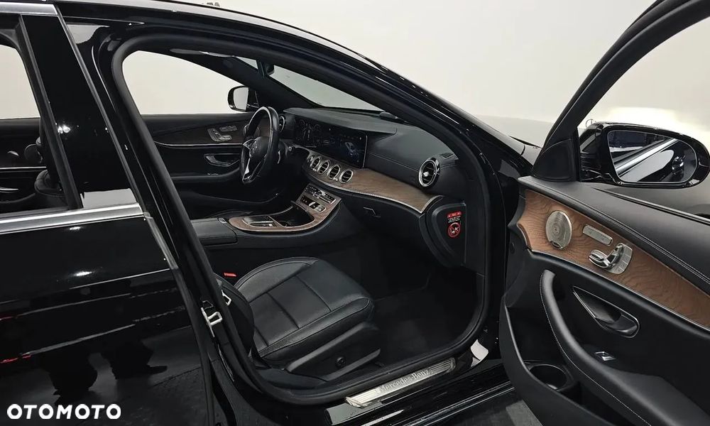 Mercedes-Benz Klasa E 220 d 4Matic 9G-TRONIC Exclusive - 15
