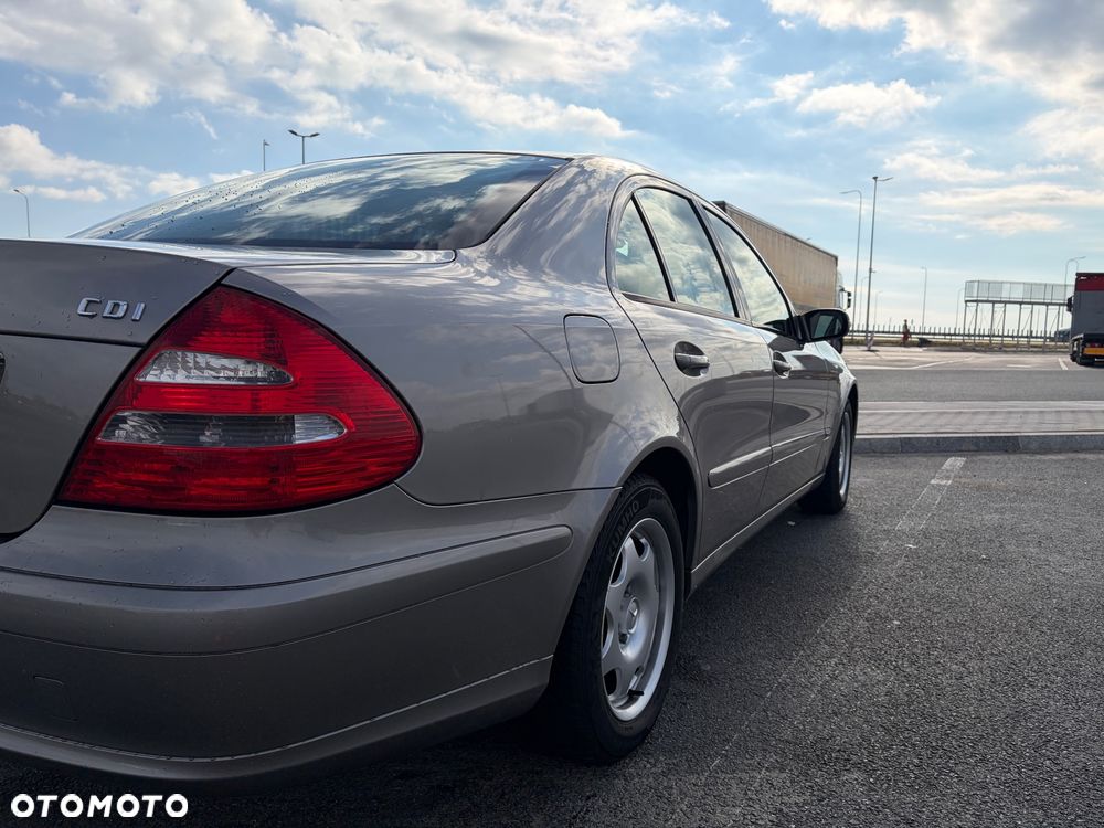 Mercedes-Benz Klasa E 200 CDI Elegance - 6