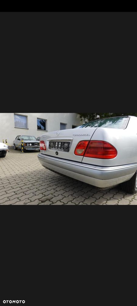 Mercedes-Benz Klasa E 290 TD Elegance - 18