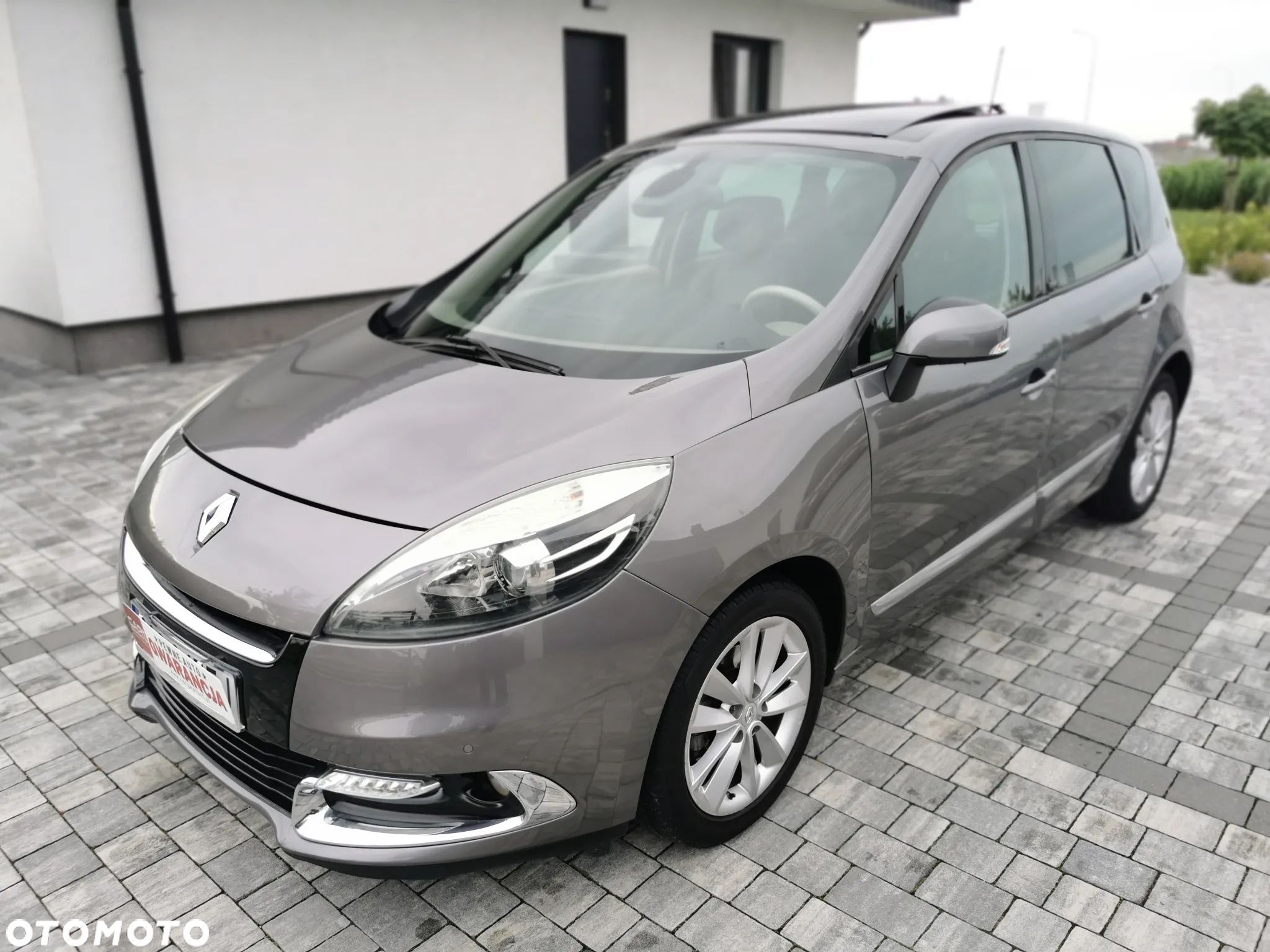 Renault Scenic 1.5dCi TomTom Edition EDC - 1