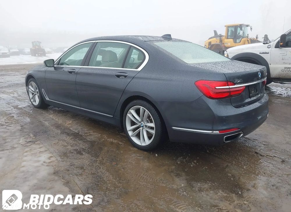 BMW Seria 7 750Li Edition Exclusive - 24