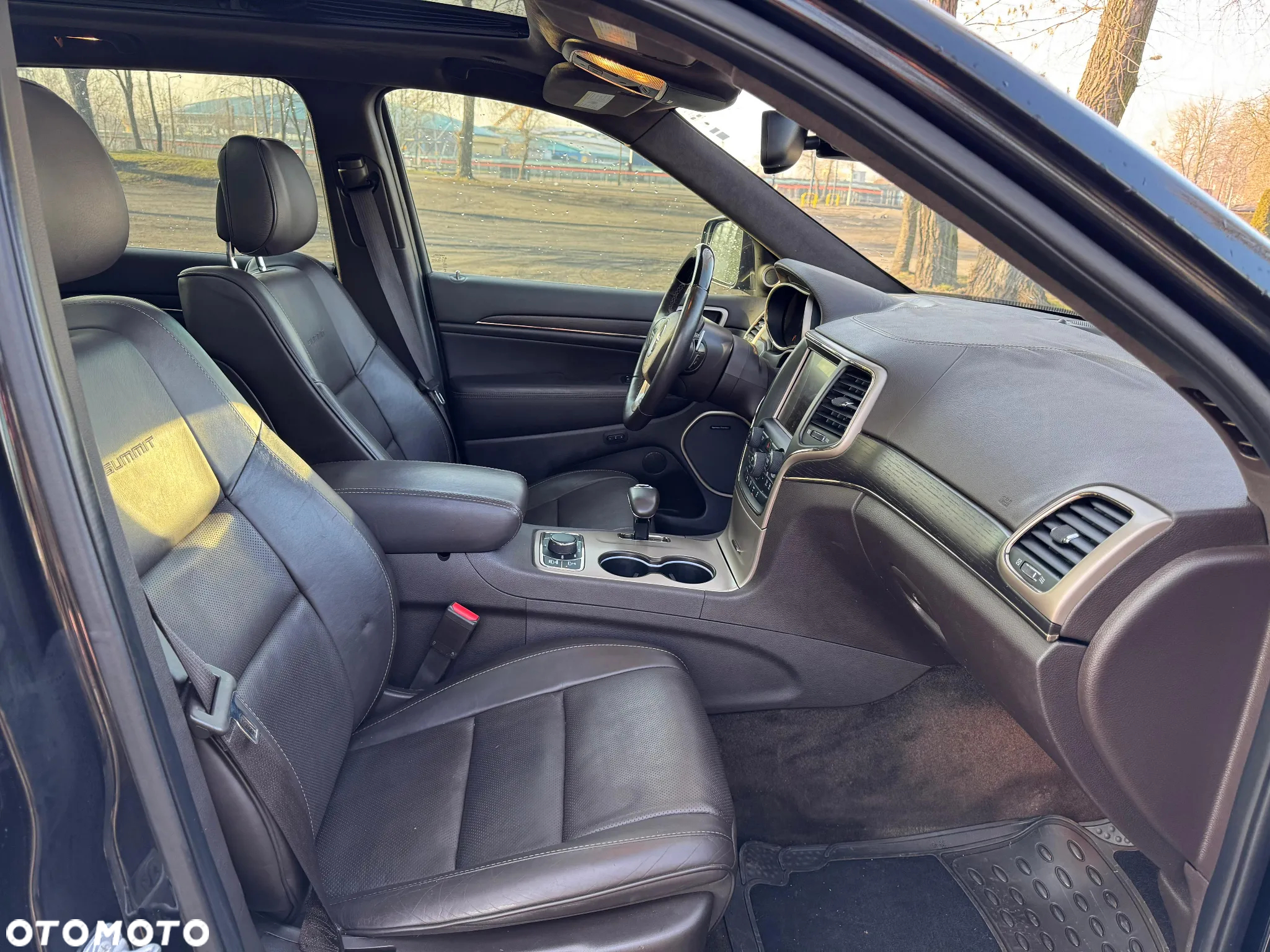 Jeep Grand Cherokee - 18
