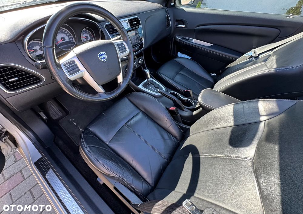 Chrysler 200 - 15
