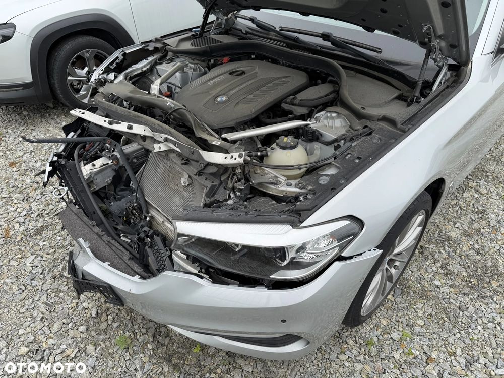 BMW Seria 5 530d xDrive Sport Line - 10