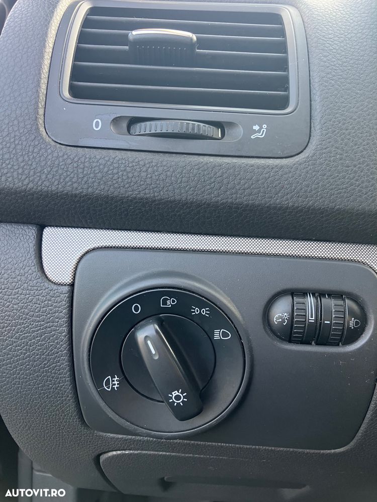 Volkswagen Jetta 1.9 TDI Comfortline DSG - 14