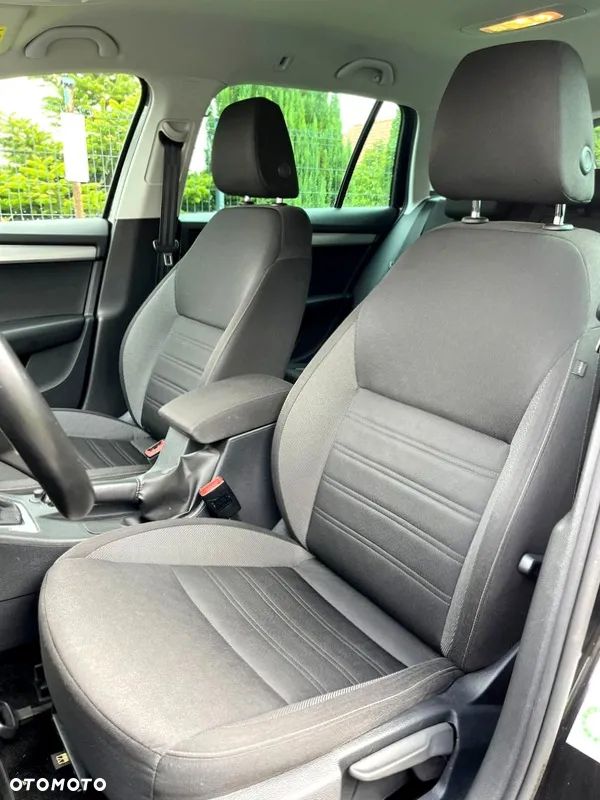 Skoda Octavia 2.0 TDI Elegance DSG - 6