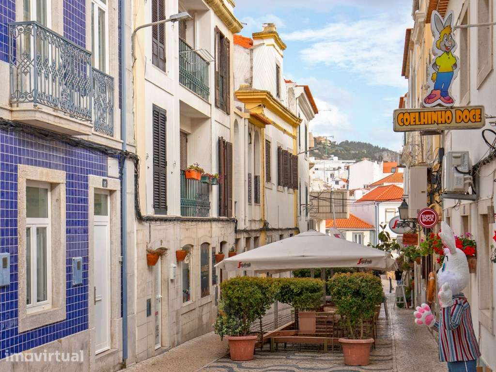EXCLUSIVO | Apartamento T2 na 2ª Linha da Praia de Sesimbra - Excel... - Grande imagem: 2/25