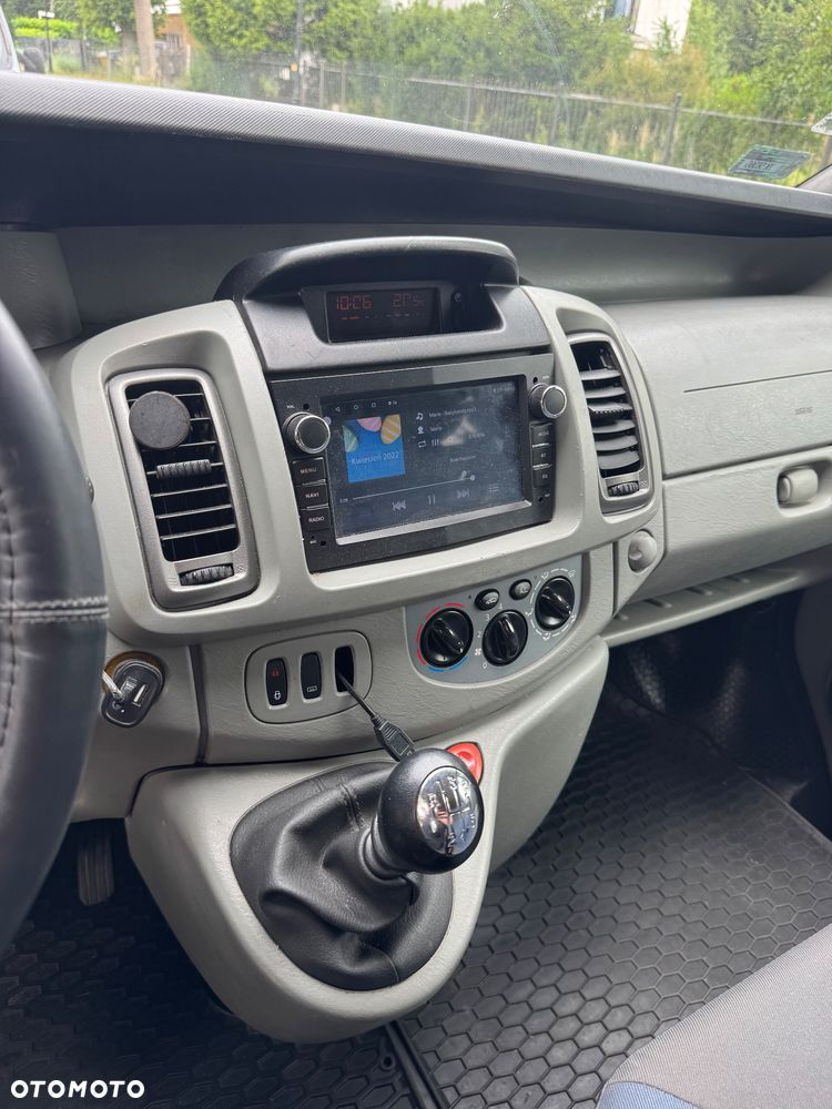 Opel Vivaro L2H1 2.9t - 12
