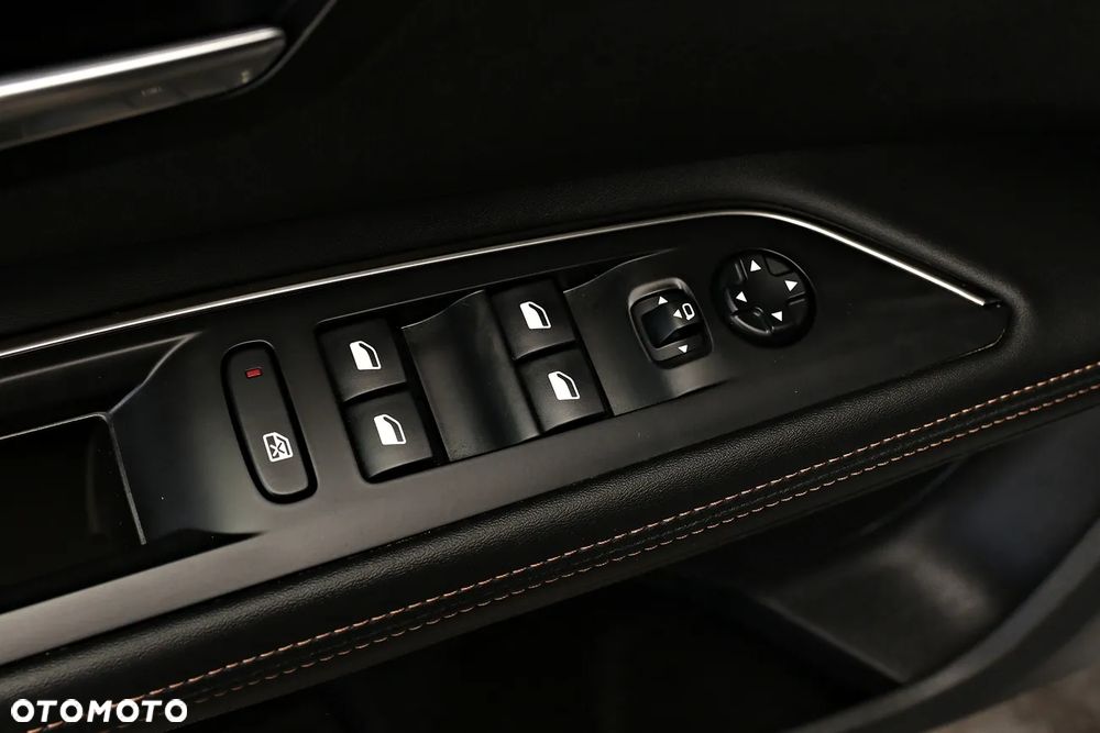 Peugeot 5008 BlueHDi 180 EAT8 GT - 32
