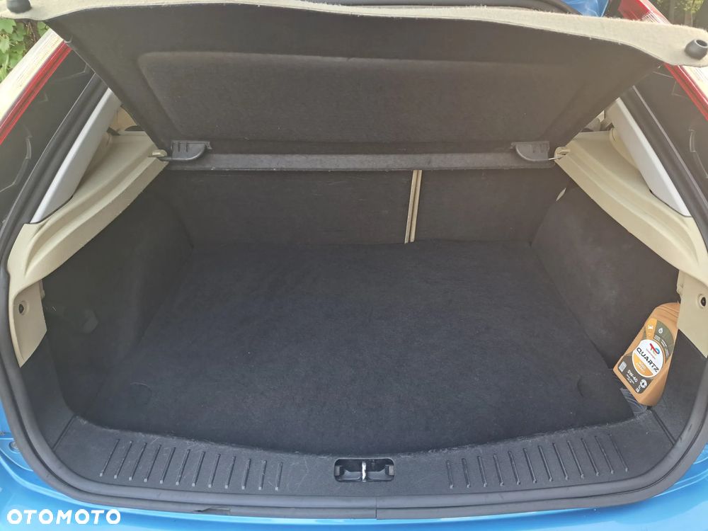 Ford Focus 2.0 Ghia - 9