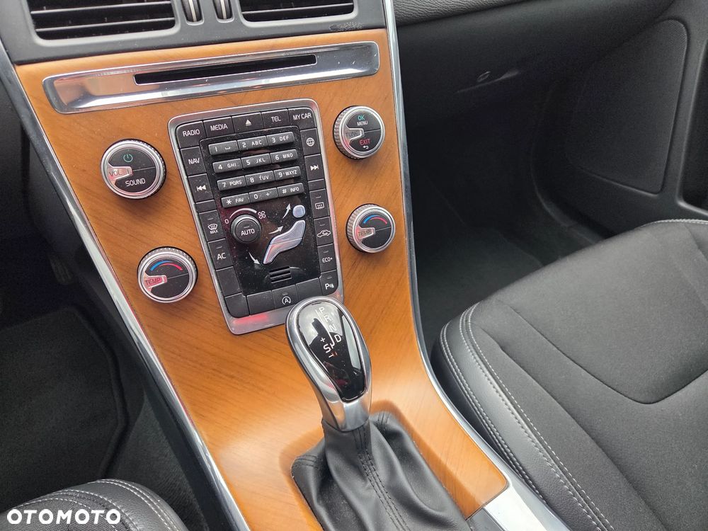 Volvo XC 60 D3 Drive-E Momentum - 12