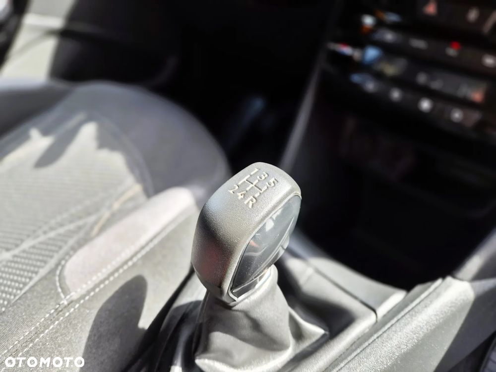 Peugeot 208 - 27