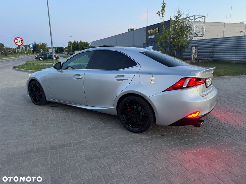 Lexus Inny - 32