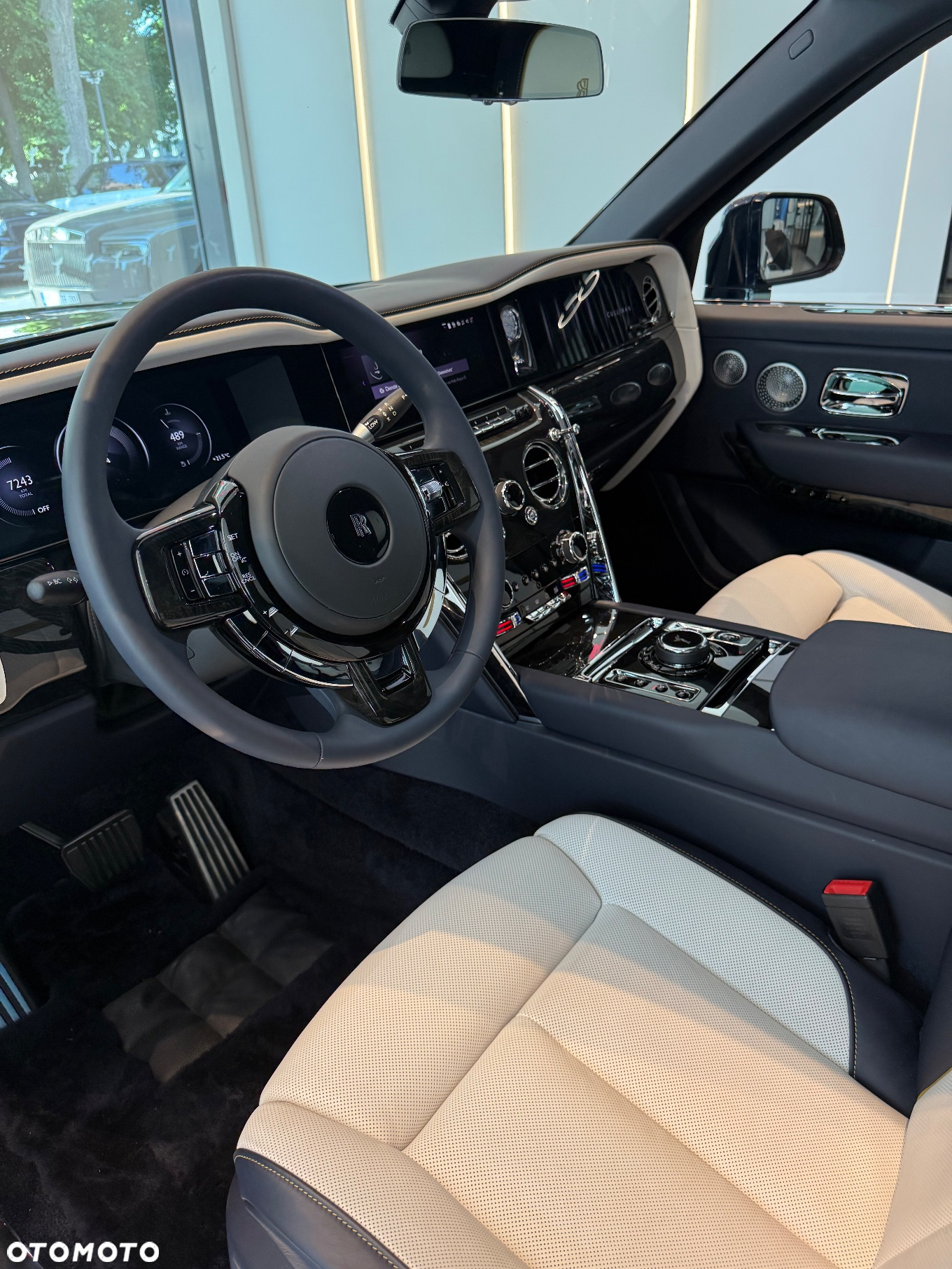Rolls-Royce Cullinan - 12