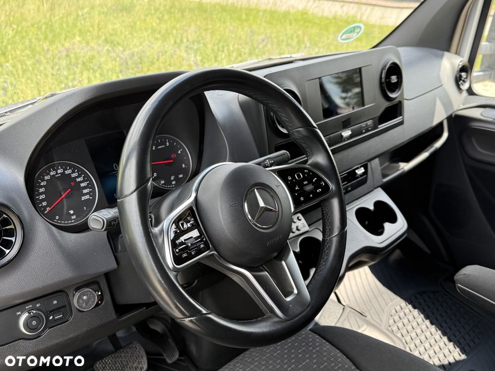Mercedes-Benz Sprinter - 27