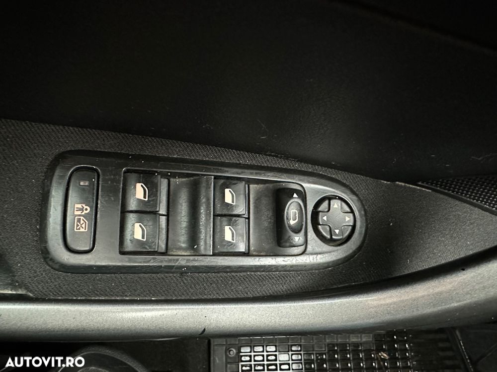 Peugeot 308 HDi FAP 110 EGS6 Platinum - 6