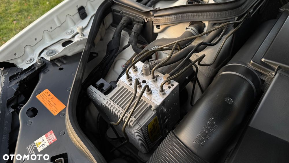 Mercedes-Benz Klasa E 500 7G-TRONIC Avantgarde - 26