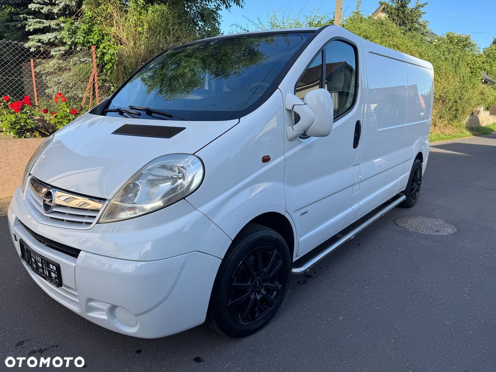 Opel Vivaro - 1