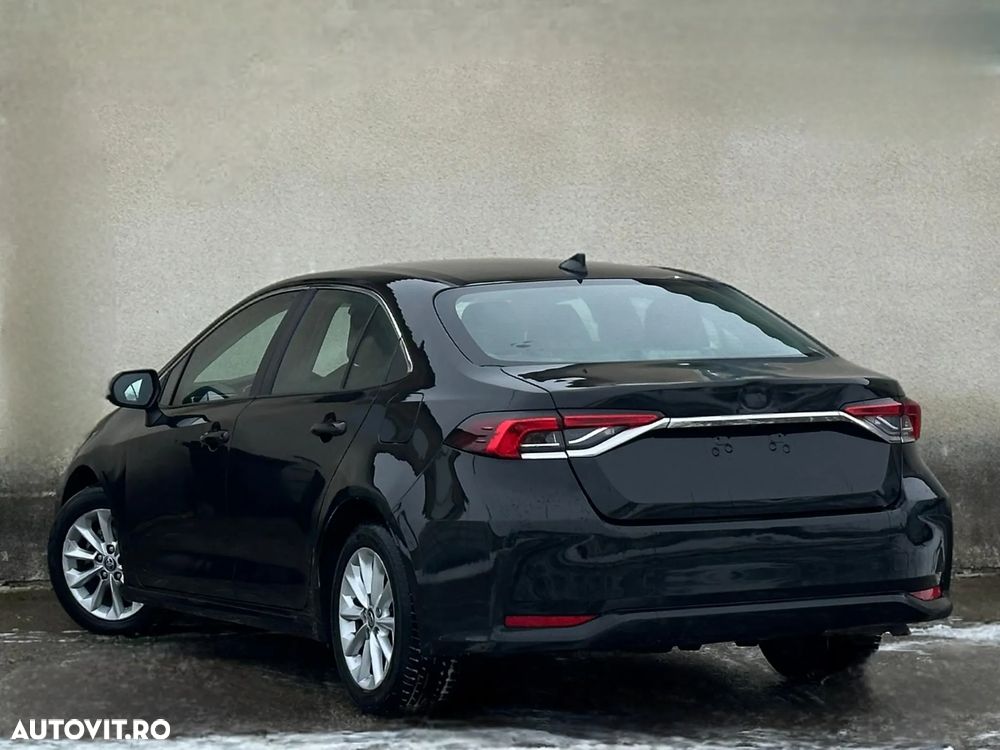 Toyota Corolla 1.8 Business Edition - 3