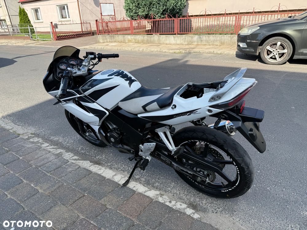 Honda CBR - 6