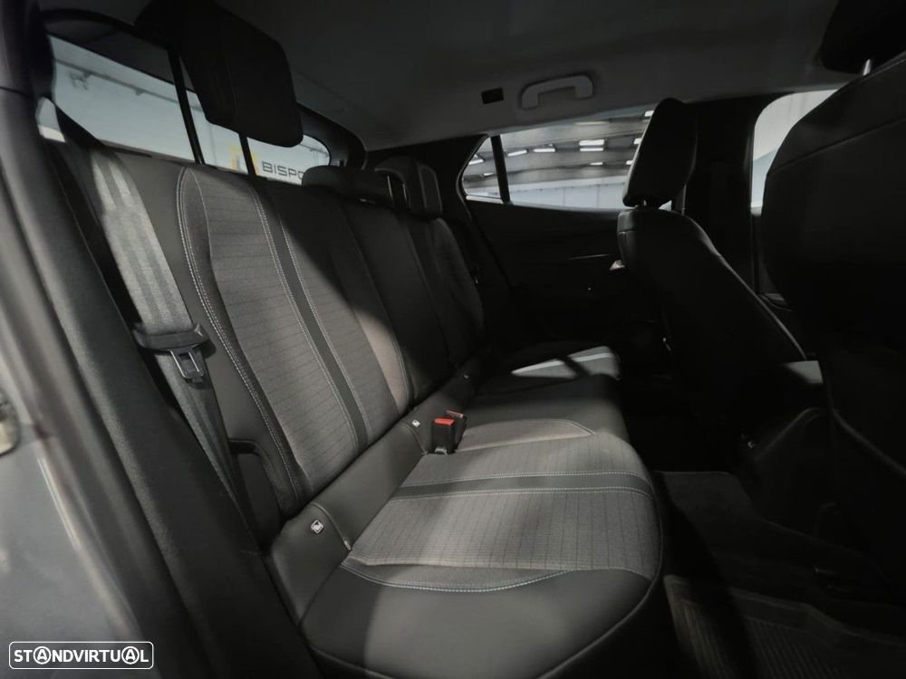 Peugeot 2008 PureTech 130 EAT8 Allure - 19