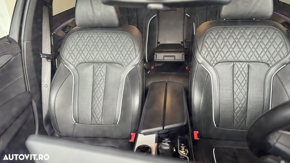 BMW Seria 5 530e Aut. Luxury Line - 34