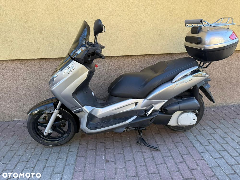 Yamaha X-max - 3