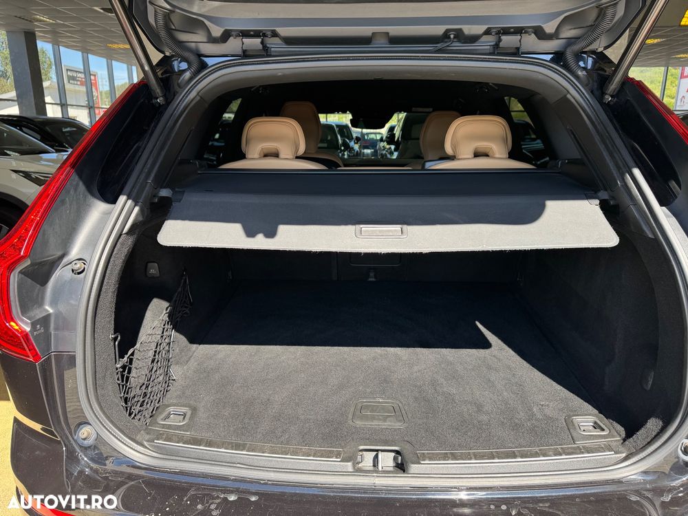 Volvo XC 60 B4 D AWD Geartronic Inscription - 34