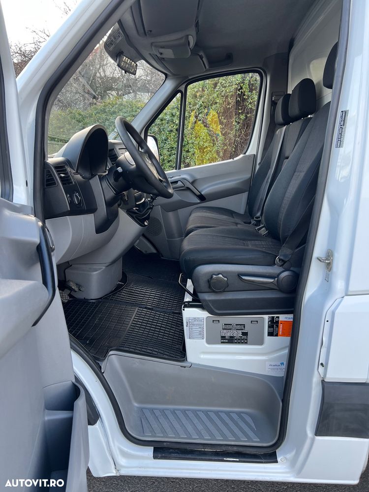 Mercedes-Benz Sprinter - 11