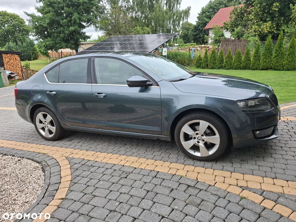 Skoda Octavia 1.6 TDI (Green tec) DSG Style - 2
