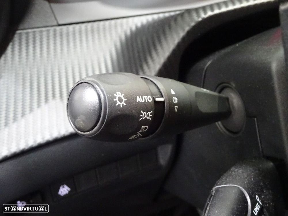 Peugeot 208 1.2 PureTech Active - 11