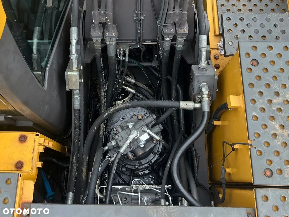 Volvo EC220EL LONG |2015 rok | 175 Km - 8