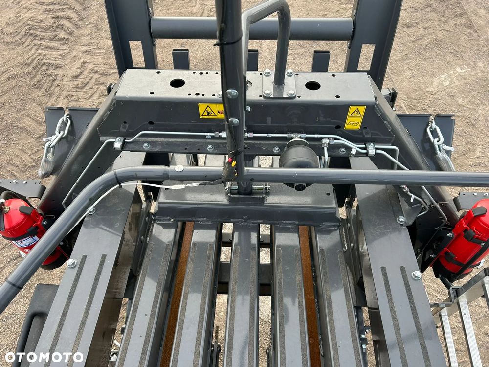 Claas 660 tys netto Claas Quadrant 4200 - 23