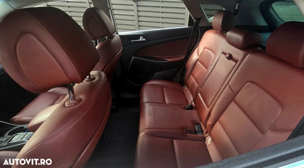 Hyundai Tucson 2.0 CRDI 4WD 6AT Luxury Pack+ - 11