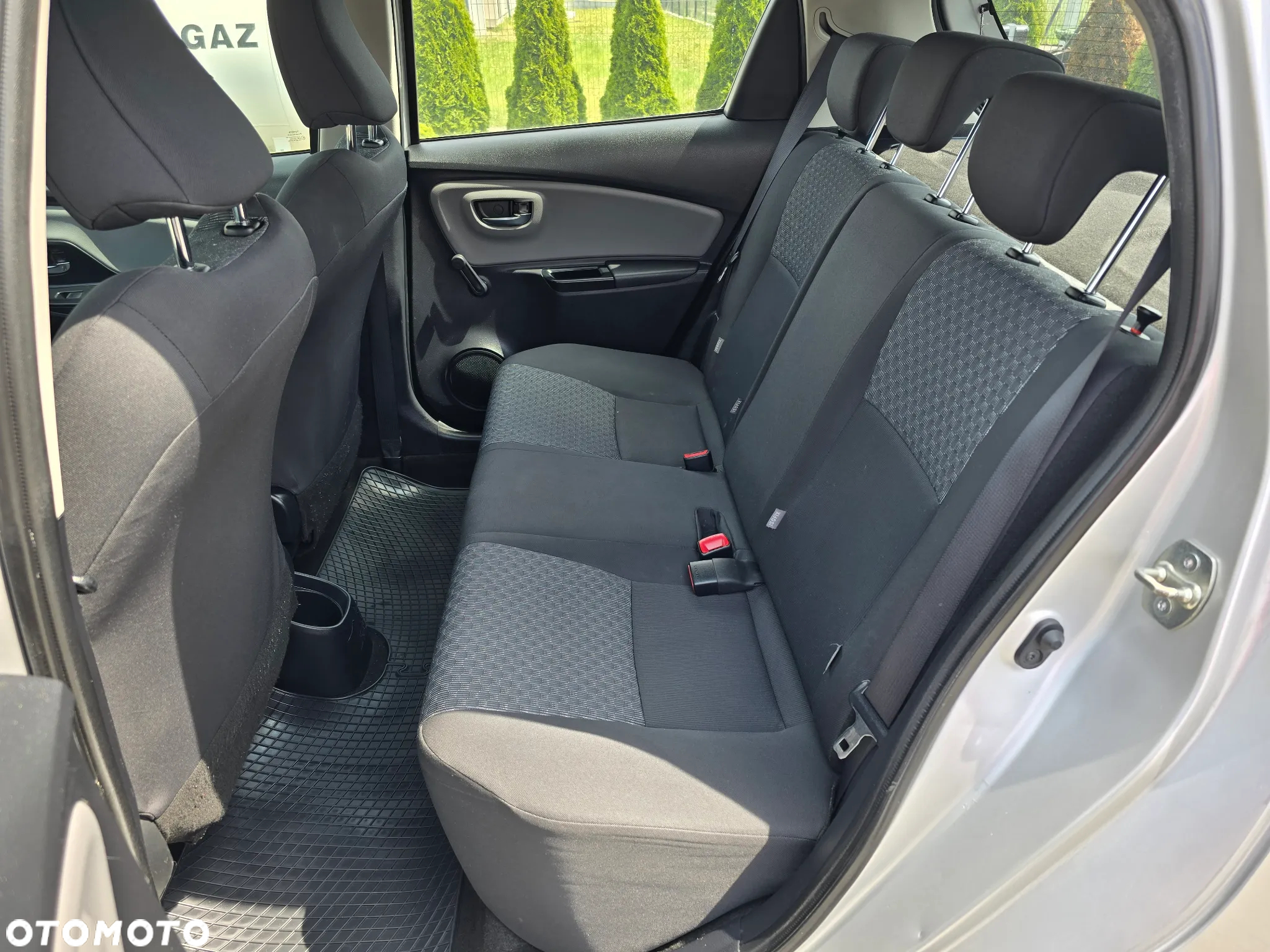 Toyota Yaris 1.0 Active EU6 - 17