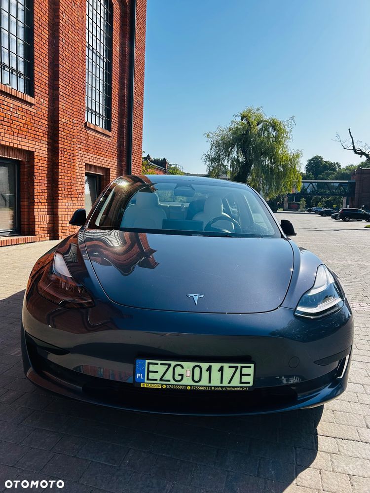 Tesla Model 3 Standard Reichweite Plus Hinterradantrieb - 5