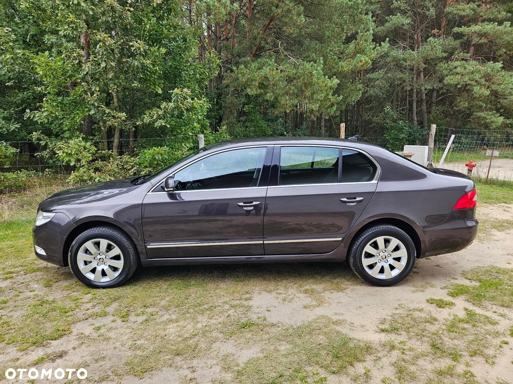 Skoda Superb 2.0 TDI 4x4 Elegance - 4