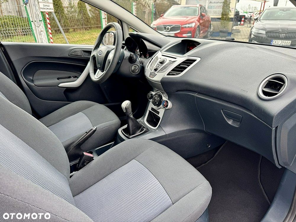 Ford Fiesta - 11
