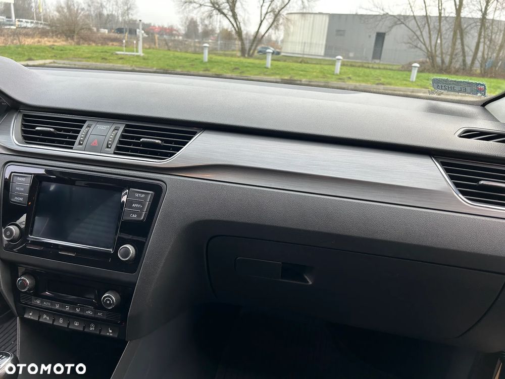 Skoda RAPID 1.0 TSI Style - 25