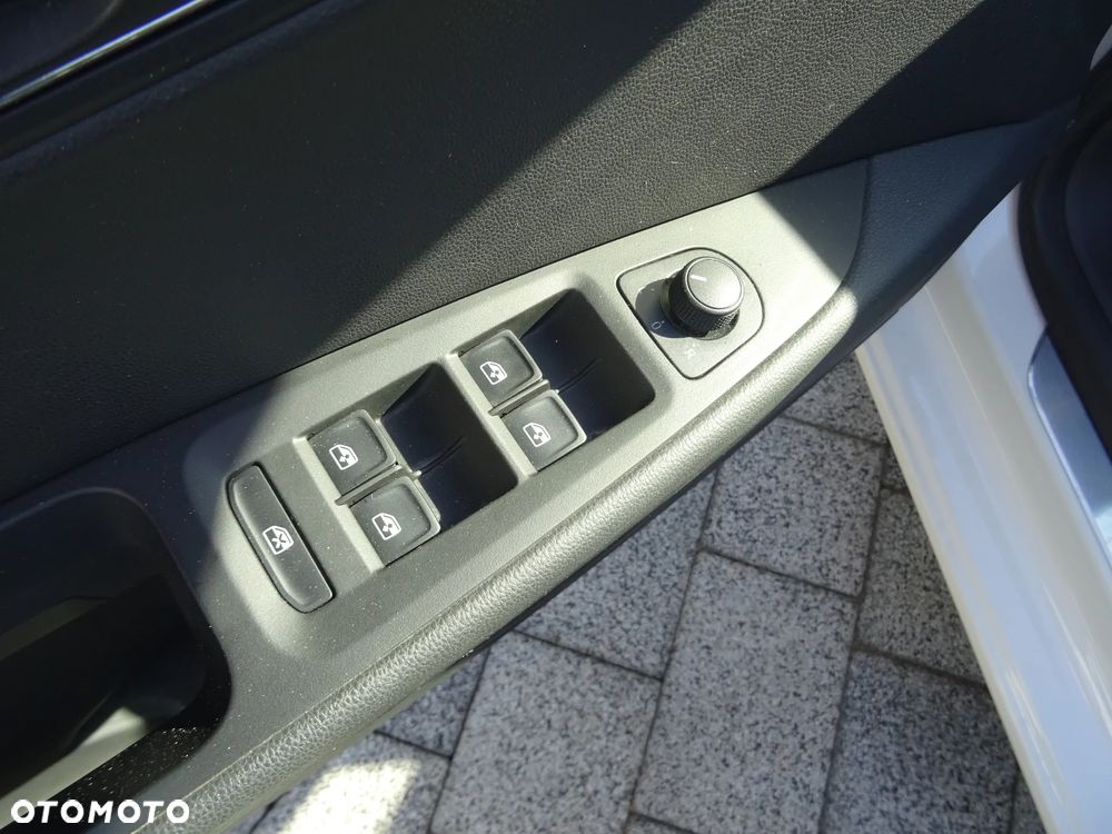 Seat Leon 1.2 TSI Start&Stop CONNECT - 7