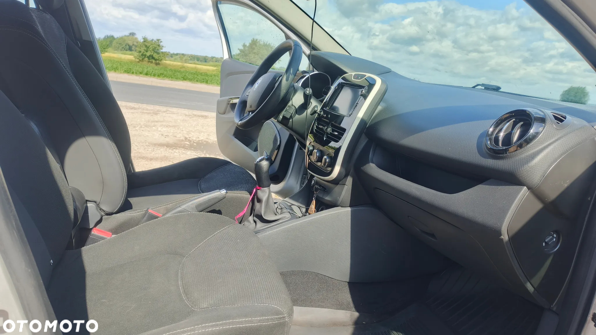 Renault Clio - 11