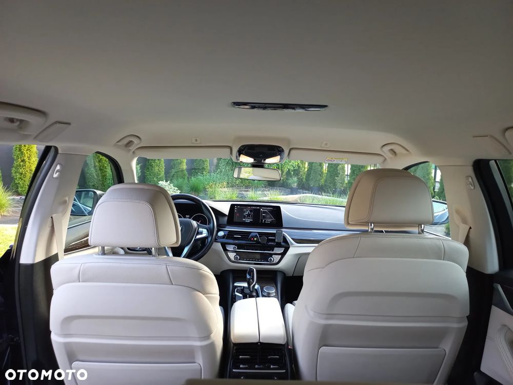 BMW Seria 5 520i - 25
