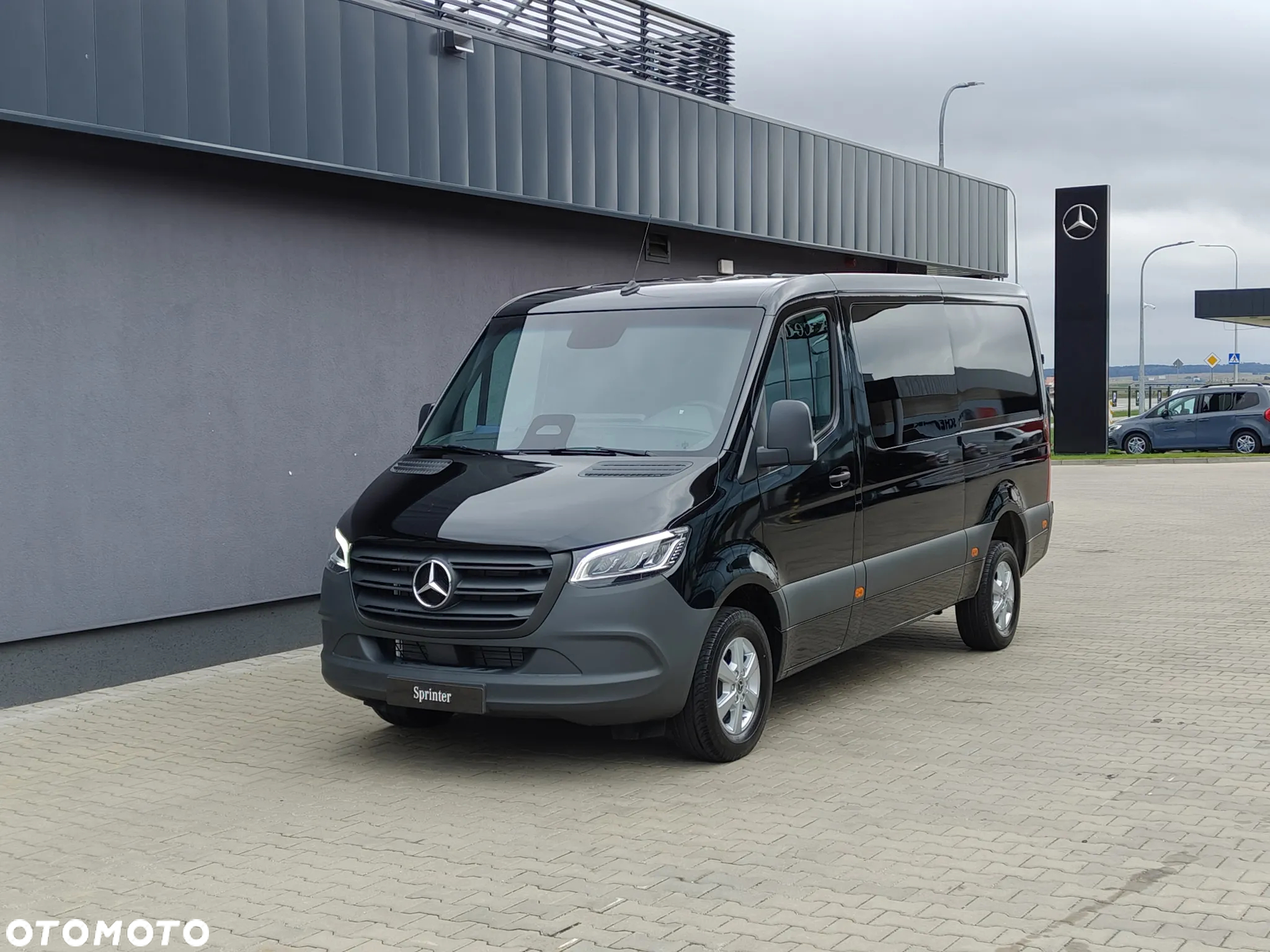 Mercedes-Benz Sprinter - 2