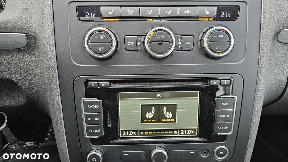 Volkswagen Touran 1.6 TDI DPF DSG Cup - 28