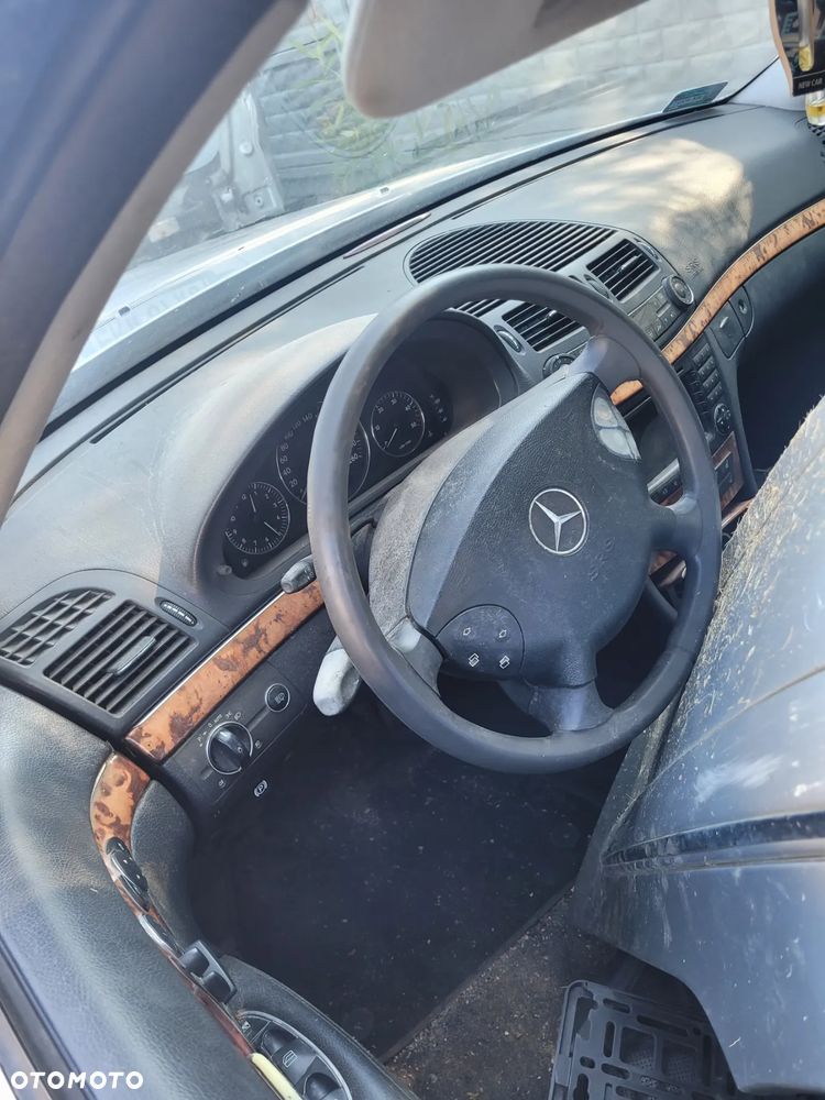 MERCEDES W211 SEDAN fotel kanapa deska kokpit podsufitka boczek podłokietnik licznik panel szyb stacyjka zestaw startowy - 1