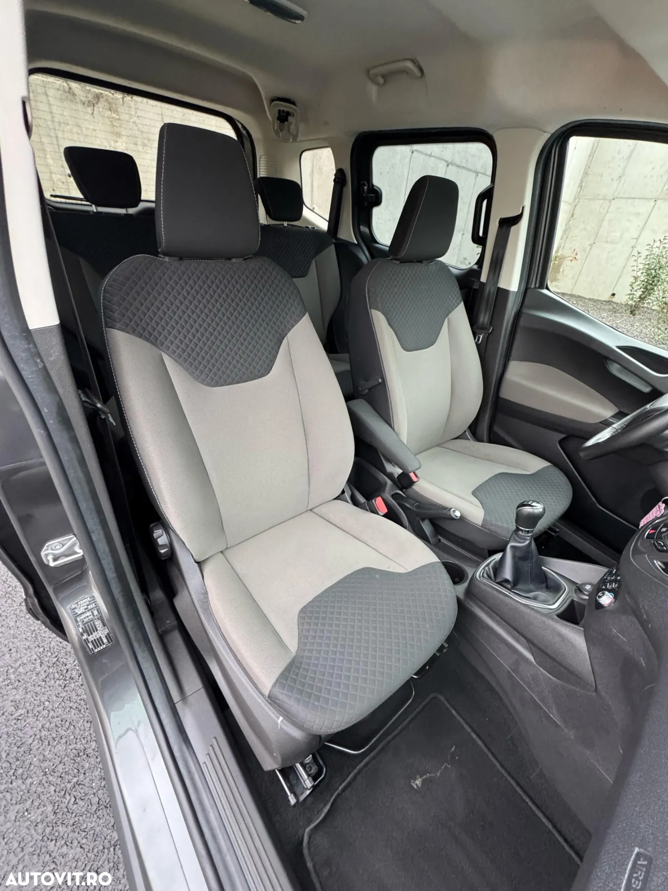 Ford Tourneo Courier 1.0 EcoBoost Titanium - 13
