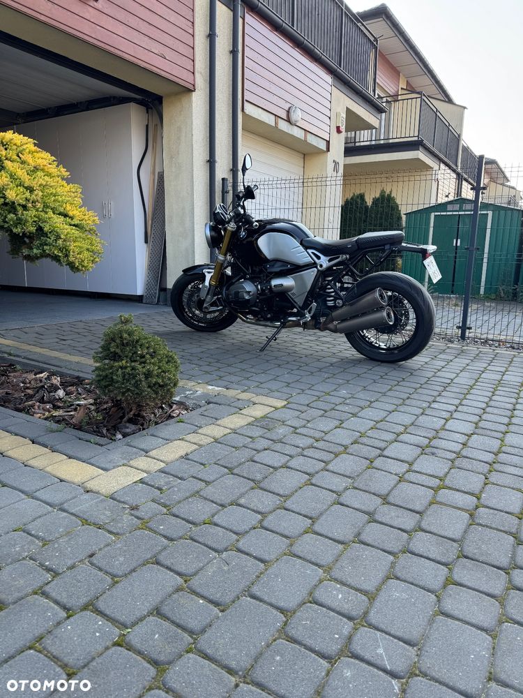 BMW R - 8