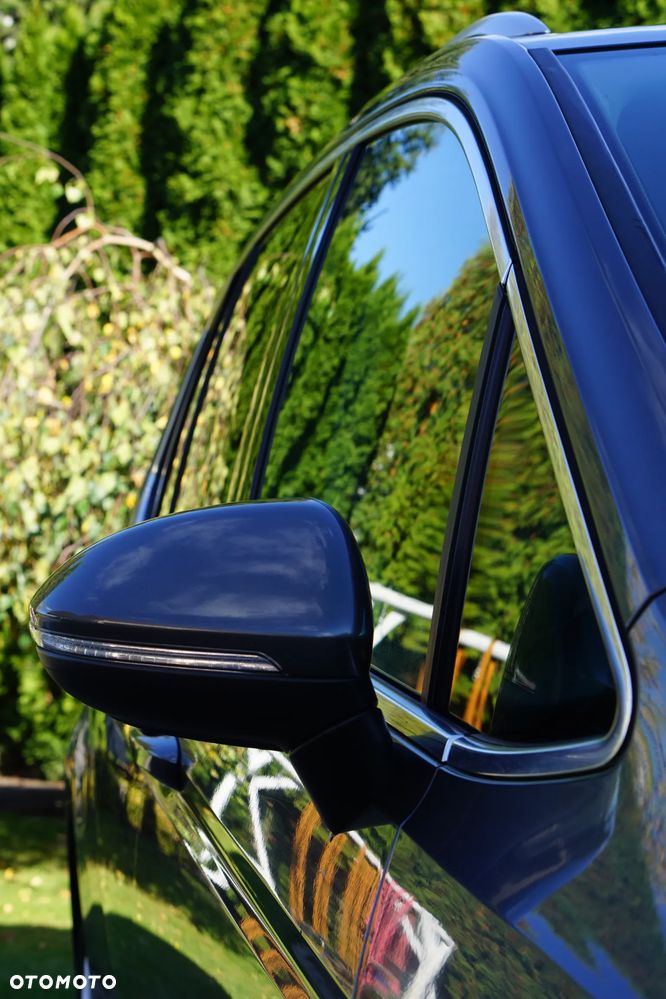 Volkswagen Touran - 31
