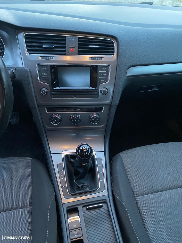 VW Golf 1.6 TDi Confortline - 15