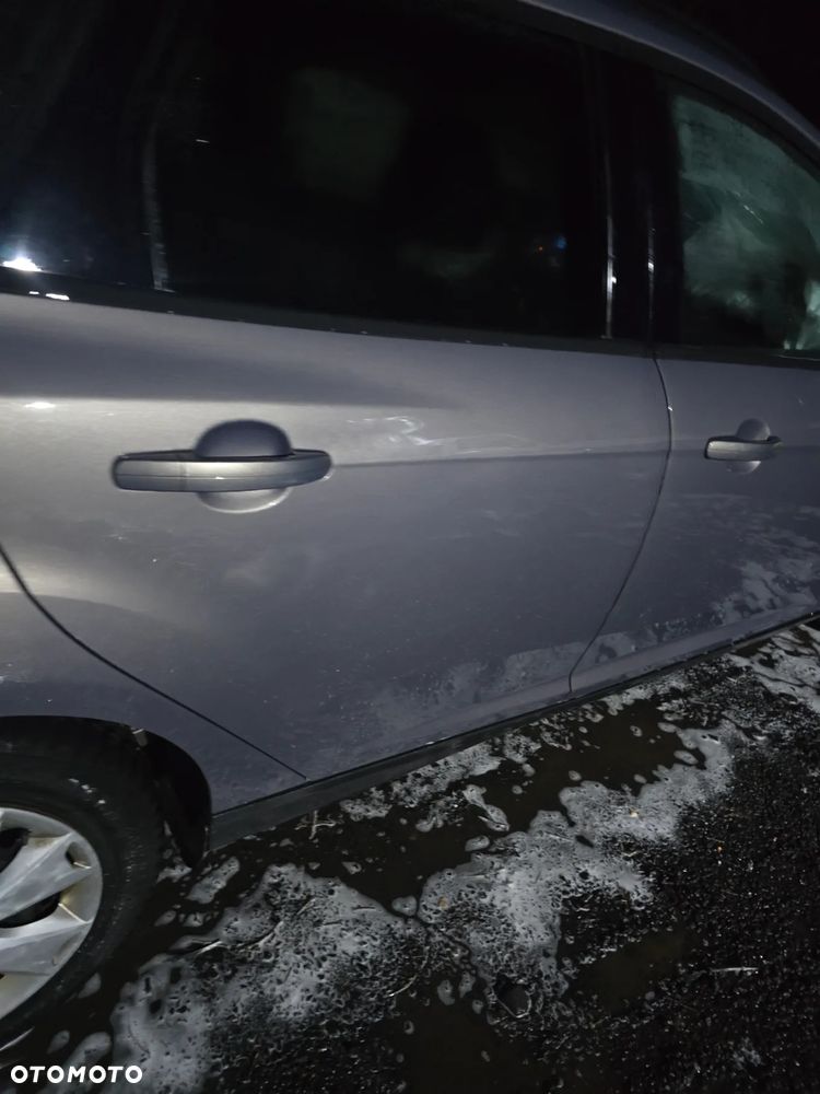 Drzwi prawy tył ford Focus mk3 kombi w kolorze VB - 2